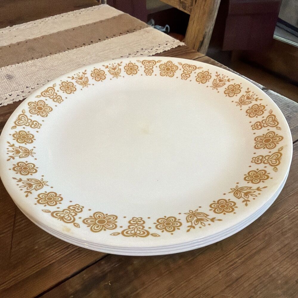 Corelle Butterfly Gold Dinner Plates Nice vintage set of 4, 10.5”